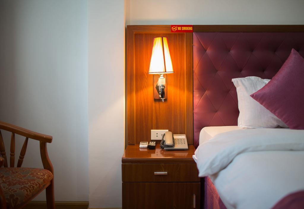 Brandi Hanoi Hotel Bagian luar foto